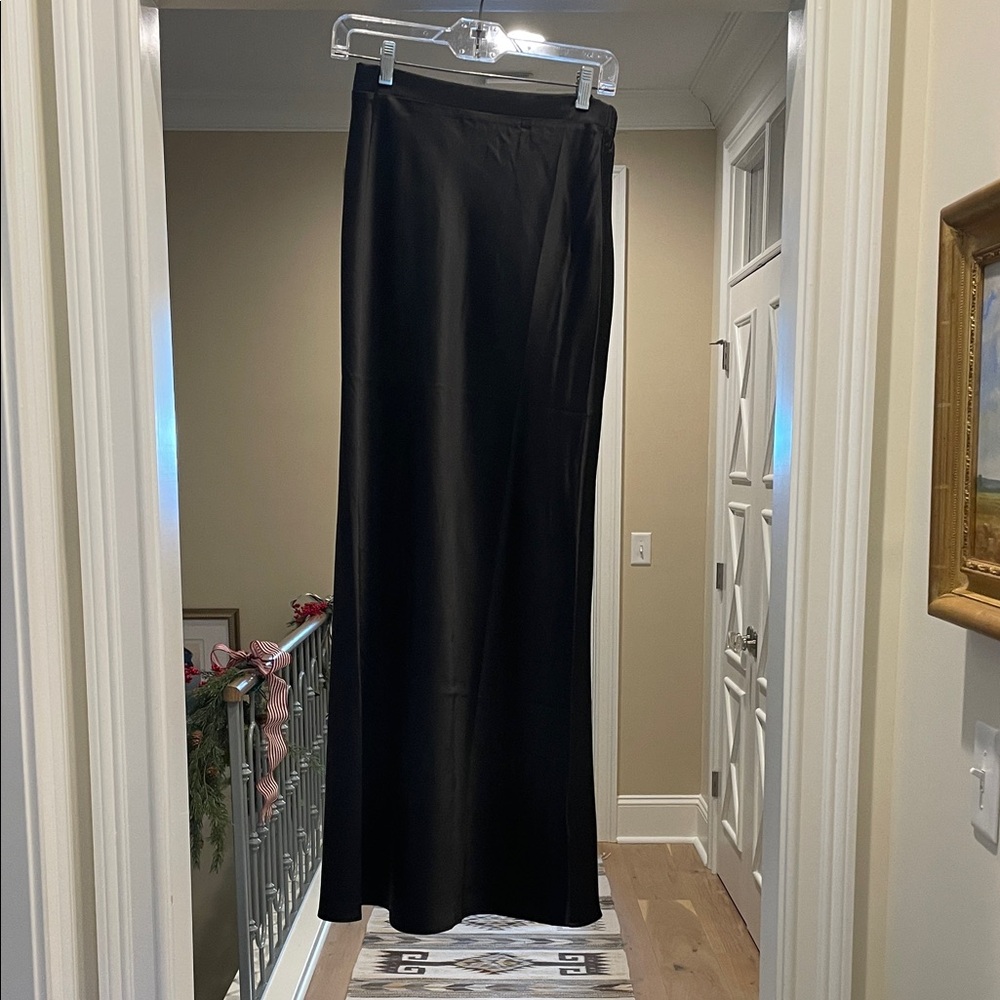 Things between Black Maxi Skirt (bw)
